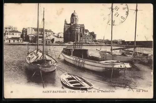 AK Saint-Raphael /Var, Le Port et la Cathédrale