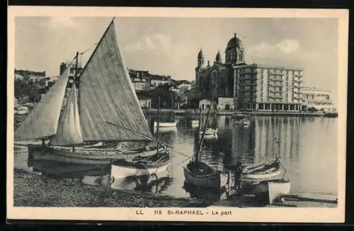 AK St-Raphael, Le Port