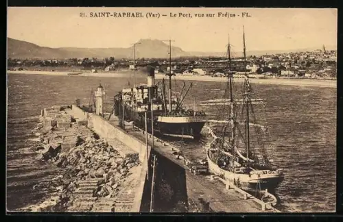 AK Saint-Raphael /Var, Le Port, vue sur Fréjus