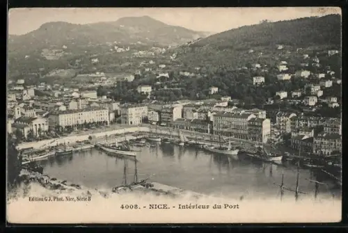 AK Nice, Intérieur du Port