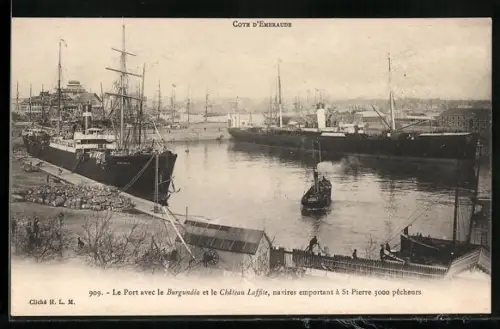 AK St-Pierre, Le Port avec le Burgundia et le Château Laffite