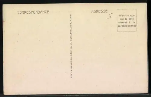 AK Sainte-Maxime, Un coin du Port et la Place des Palmiers