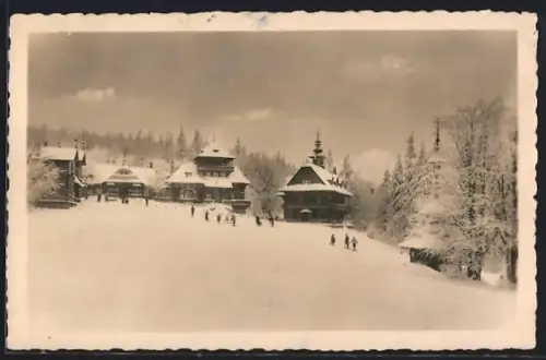 AK Pustevny /Beskydy, Skifahrer im Schnee