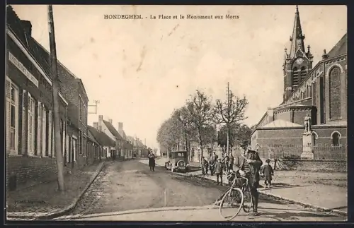 AK Hondeghem, La Place et le Monument aux Morts