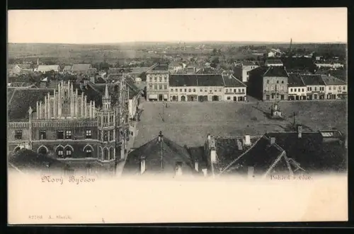 AK Nový Bydzov, Blick vom Rathausturm auf den Platz