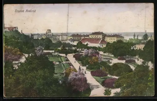 AK Hradec Kralove, Parkanlage und Ortsansicht aus der Vogelschau