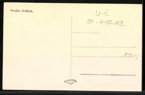 AK Hradec Kralove, Strassenkreuzung mit Anlage und Flachdachgebäuden aus der Vogelschau