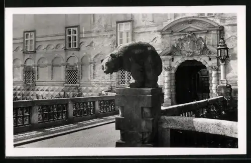 AK Nové Mesto n. Met., Portál zámku