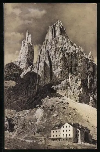 AK Vajoletthütte, Berghütte in den Rosengarten-Dolomiten mit Vajolettspitze und Winklerturm