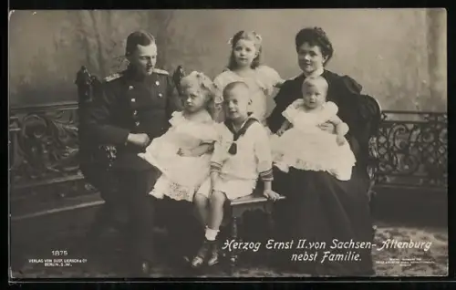 AK Herzog Ernst II. von Sachsen-Altenburg mit Familie