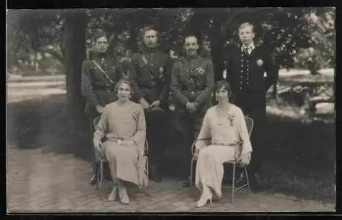 AK Albert von Belgien und Alfonso XIII. von Spanien in Uniformen