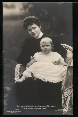 AK Herzogin Adelheid von Sachsen-Altenburg mit ihrem jüngsten Sohn