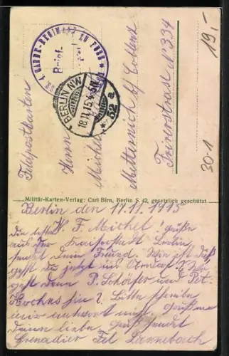 AK Berlin, Soldat des 4. Garde-Regiments zu Fuss Berlin, Schulterklappe des 4. Garde-Rgt.