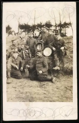 AK Scheinwerfer-Trupp mit Scheinwerfer und Ausrüstung