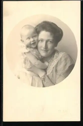 AK Prinzessin Isabelle mit Kleinkind