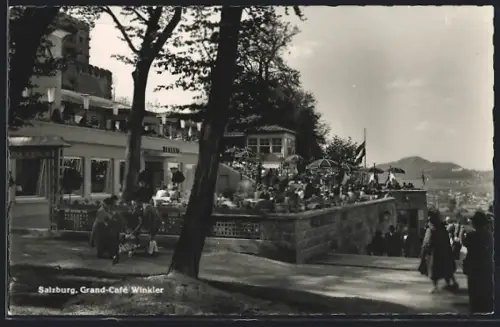 AK Salzburg, Grand-Café Winkler mit Terrasse und Gästen