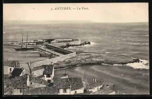 AK Antibes, Le Port