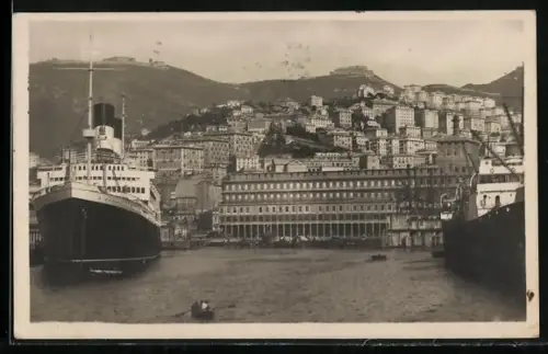 AK Genova, Panorama dal mare e Silos