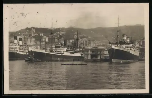 AK Genova, Panorama dal mare e Stazione Marittima