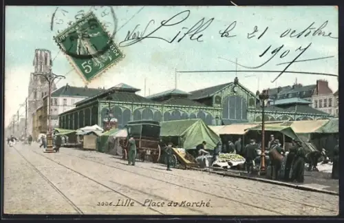 AK Lille, Place du Marché animée avec étals et passants