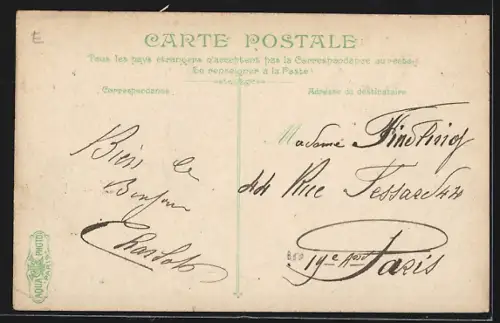 AK Lille, Place du Marché animée avec étals et passants