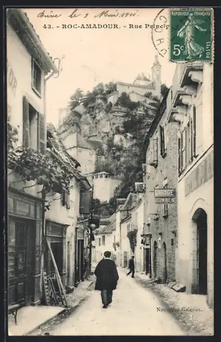 AK Roc-Amadour, Rue Principale avec vue sur le sanctuaire