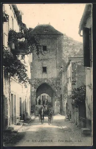 AK Roc-Amadour, Porte Malinier avec calèche et chevaux