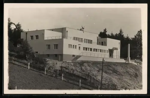 AK Hronov, Sokol, Gebäude mit Denkmal