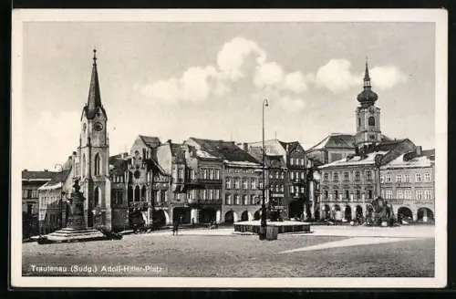 AK Trautenau /Sudg., Platz mit Kirche u. Denkmal