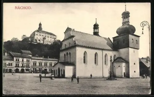 AK Nachod, Kirche mit Schloss, Ortspartie