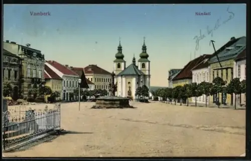 AK Vamberk, Markt mit Brunnen und Kirche