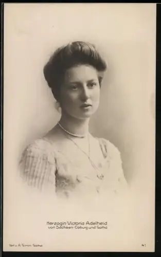 AK Herzogin Victoria-Adelheid als junge Dame