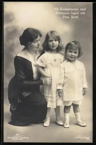 AK Var Kronprinsessa von Schweden med Prinsessan Ingrid och Prins Bertil