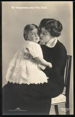 AK Kronprinzessin von Schweden mit Prinz Bertil