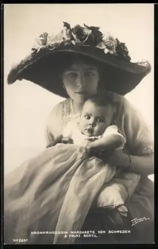 AK Kronprinzesson Margareta von Schweden mit Prinz Bertil