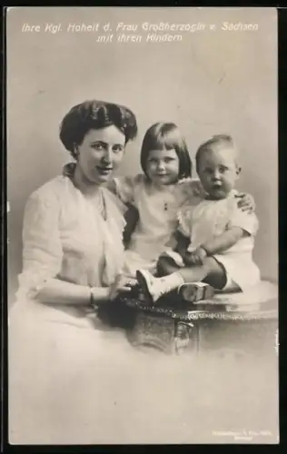 AK Grossherzogin Feodora von Sachsen-Weimar-Eisenach mit ihren Kindern