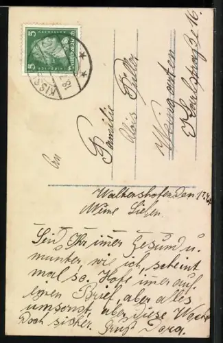 AK Zwei Kinder legen Blumen an das Grab ihrer Eltern