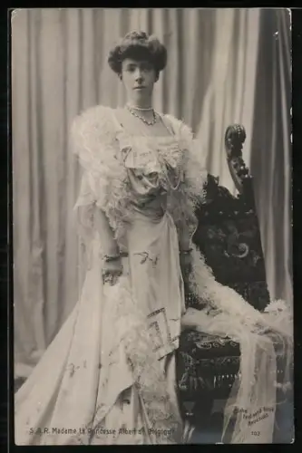 AK S. M. Elisabeth Reine des Belges, Adel von Belgien