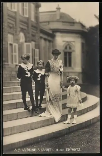 AK S. M. La Reine Elisabeth von Belgien et ses Enfant