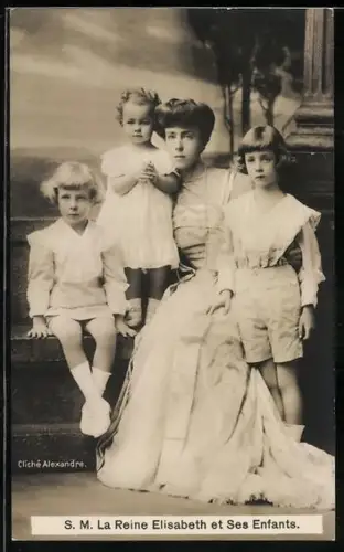 AK S. M. La Reine Elisabeth et Ses Enfants
