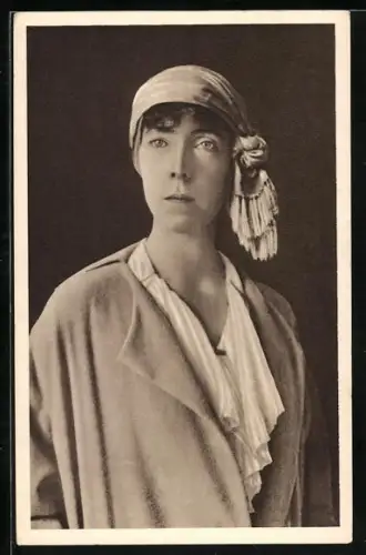 AK S. M. La Reine des Belges