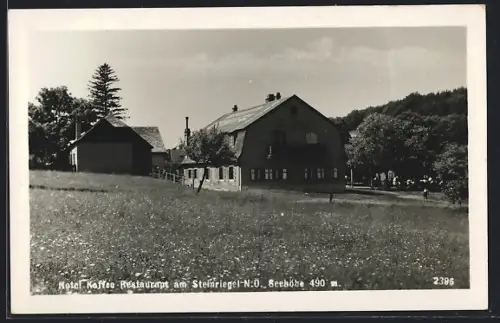 AK St-Andrä-Wördern, Hotel-Restaurant am Steinriegel O. Gabriel, Panorama von einer Wiese aus