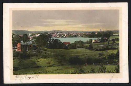 AK Ratzeburg i. L., Stadtansicht mit See und umliegender Landschaft