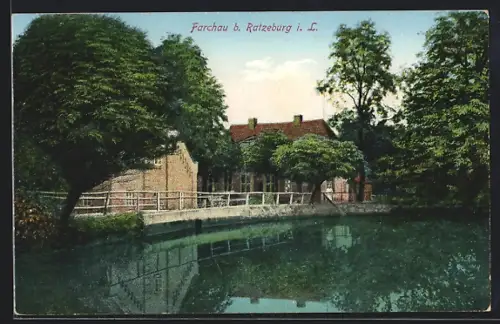 AK Farchau b. Ratzeburg, Brücke, Gebäude am Wasser