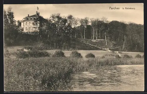 AK Farchau b. Ratzeburg, Herrenhaus am Seeufer