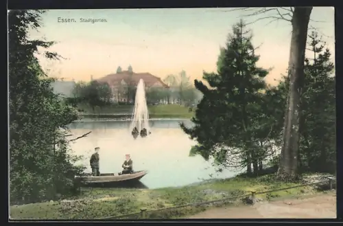 AK Essen, Stadtgarten, Teich mit Springbrunnen und Boot