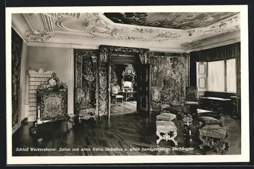 AK Weikersheim, Schloss, Salon mit alten französischen Gobelins und handgestickten Vorhängen