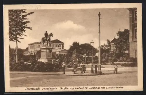 AK Darmstadt, Paradeplatz, Grossherzog Ludwig IV.-Denkmal, Landestheater
