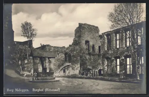 AK Nideggen /Eifel, Burg Nideggen, Burghof, Rittersaal