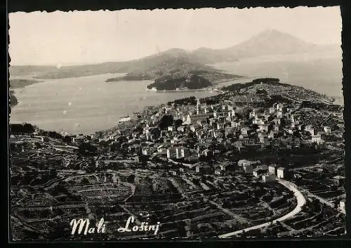 AK Mali Losinj, Panorama mit Strassenpartie